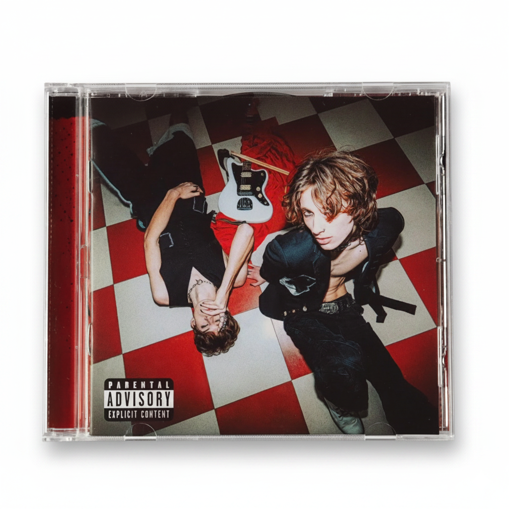 AM I IN LOVE WITH THE MESS? (EP)